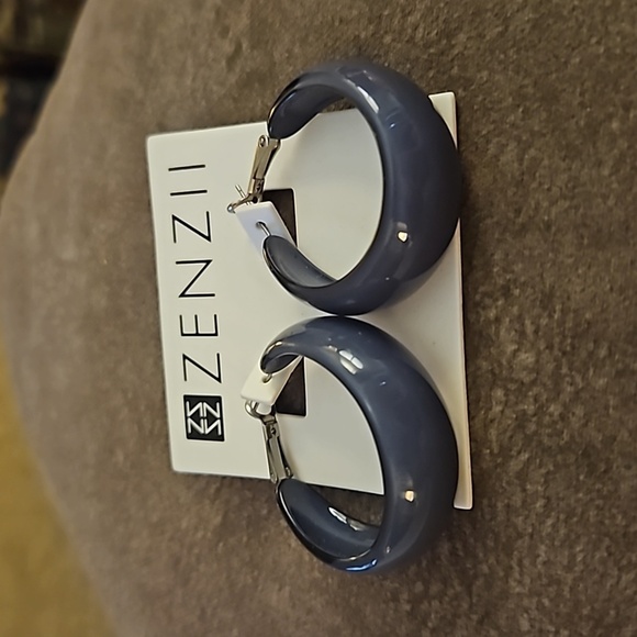 ZENZII Large Grayish Blue Mod Acrylic Hoop Earrings - Picture 2 of 5